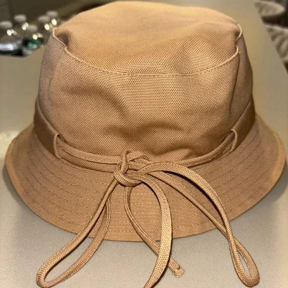 Jacquemus Beige Bucket Hat - Picture 4 of 5